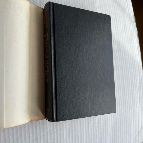 1980 Stephen King ‘Fire Starter’ - Picture 3 of 8